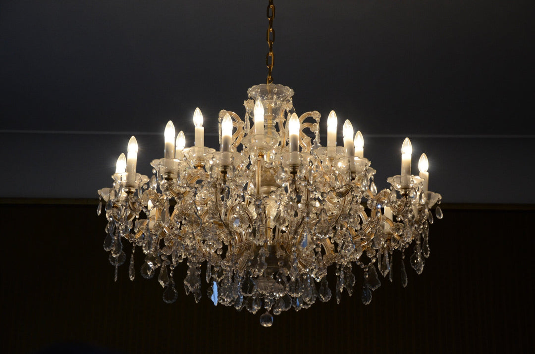 Breaking Boundaries: Fusion of Art and Light in Our Modern Chandeliers - Greensu Home Decor