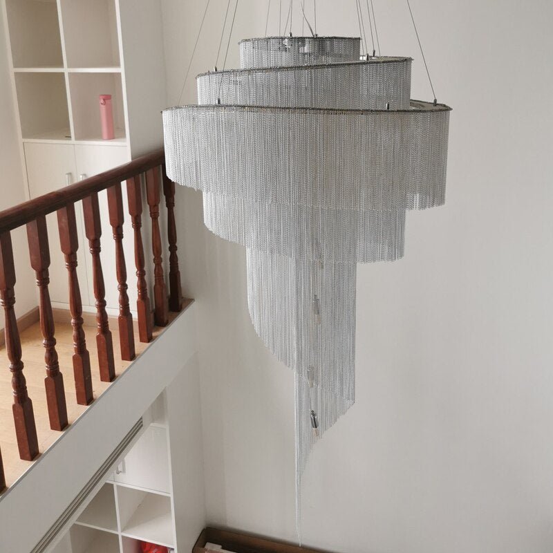 Lampadario moderno a catena per scale lunghe di lusso