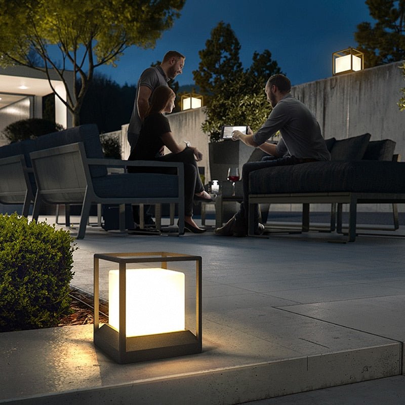 Moderna luce solare per esterni Lampada da giardino Lampada da strada Ghirlanda Luce da prato Impermeabile Colonna Luce da giardino Percorso Illuminazione paesaggistica