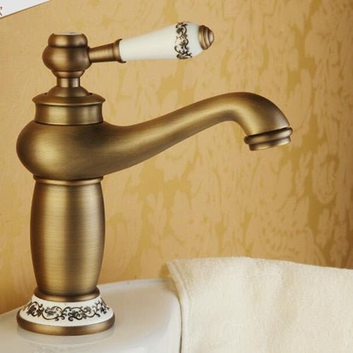 Single Handle Antique Bronze Finish Bathroom Faucet Brass Basin Sink Solid Brass Faucets  Water Mixer Taps Bath Crane